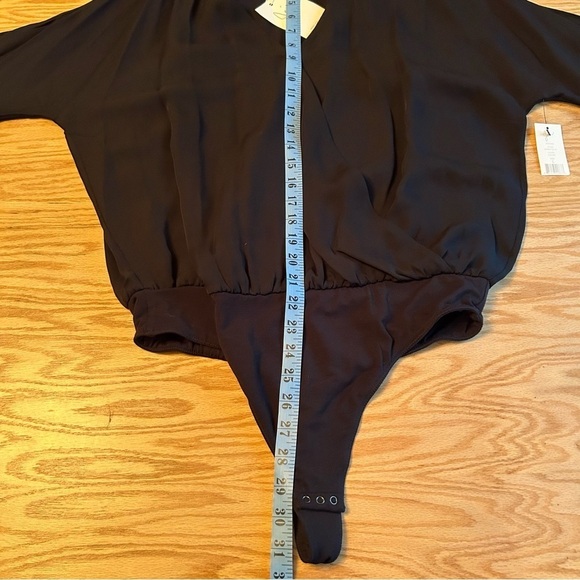 NWT Joie Ahsaki V-Neck Cold-Shoulder Draped Bodysuit Black Caviar Large - Picture 10 of 10